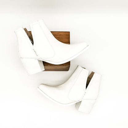 Chic Orthopedic Boots with Unique Design