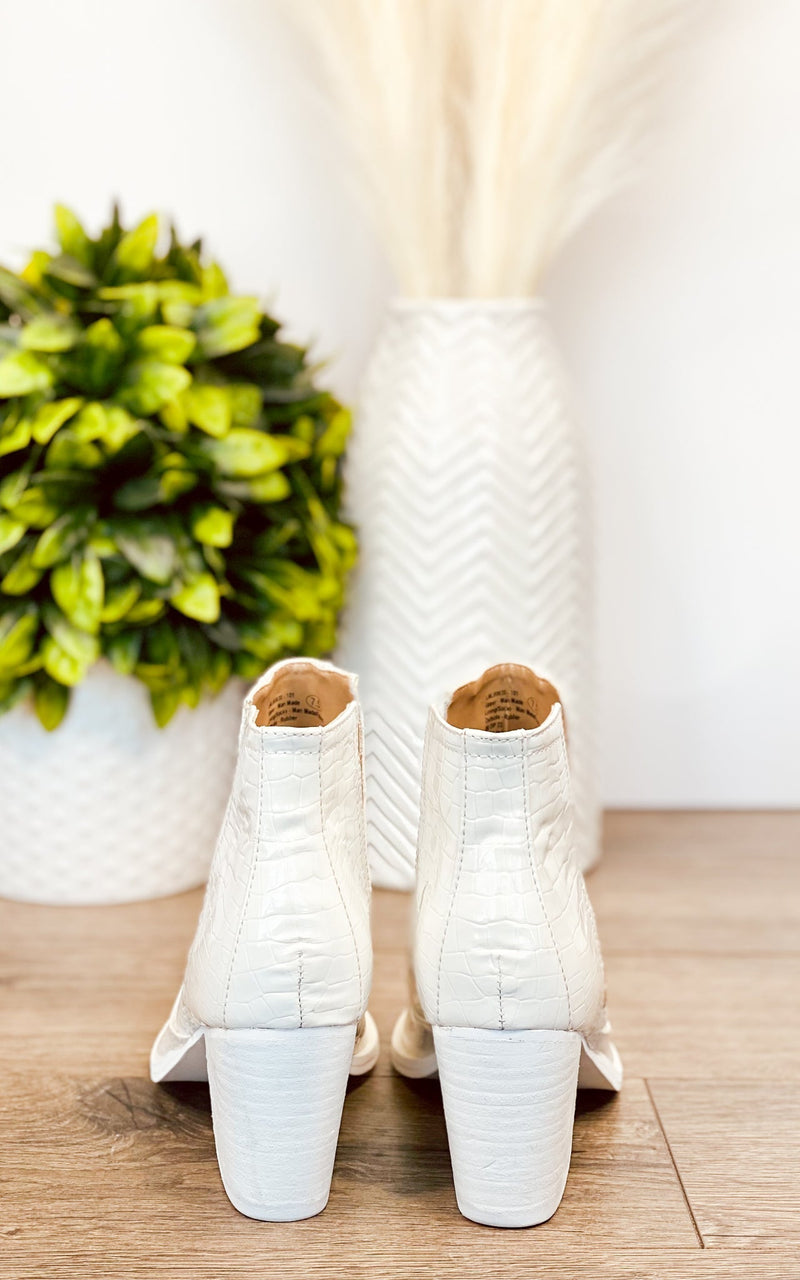 Chic Orthopedic Boots with Unique Design